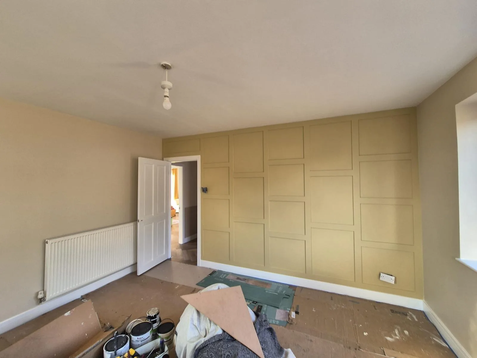 Feature Panel Wall Repaint completed decorating photo. across Newcastle-under-Lyme, Stoke-on-Trent, Crewe and Nantwich